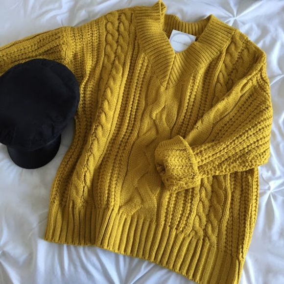 ❗️One Left❗️NWT Mustard Cable V-Neck Sweater - Picture 4 of 4